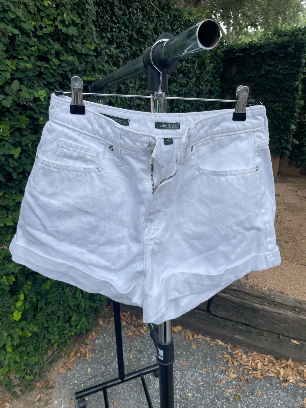Wild fable white shorts size 6